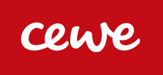 Logo von CEWE auf rotem Hintergrund